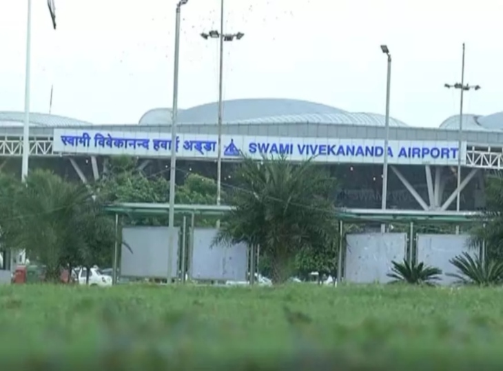 माना स्थित स्वामी विवेकानंद एयरपोर्ट।