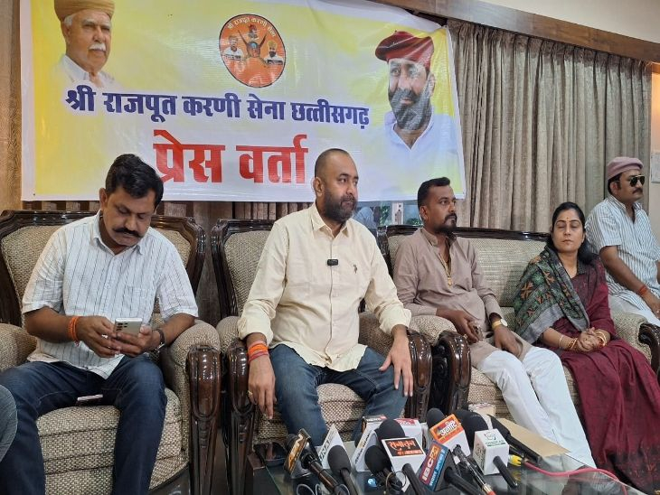 महिपाल सिंह मकराना ने कहा कि तोमर बंधुओं का हमारी संस्था से कोई संबंध नहीं है, मैं उन्हें जानता भी नहीं हूं।