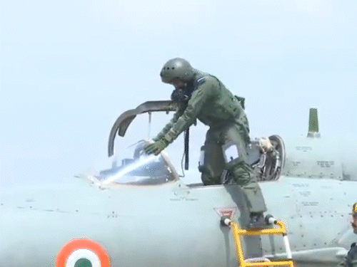 After flying for the last time in MiG-21, the Air Force chief did OK with a thumb.