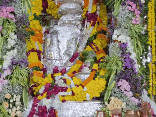 मसूरिया स्थित बाबा रामदेव जी के मंदिर में मुख्य रूप से बाबा रामदेव जी के गुरु श्री बालिनाथ जी महाराज की समाधि के दर्शन किए जाते हैं।