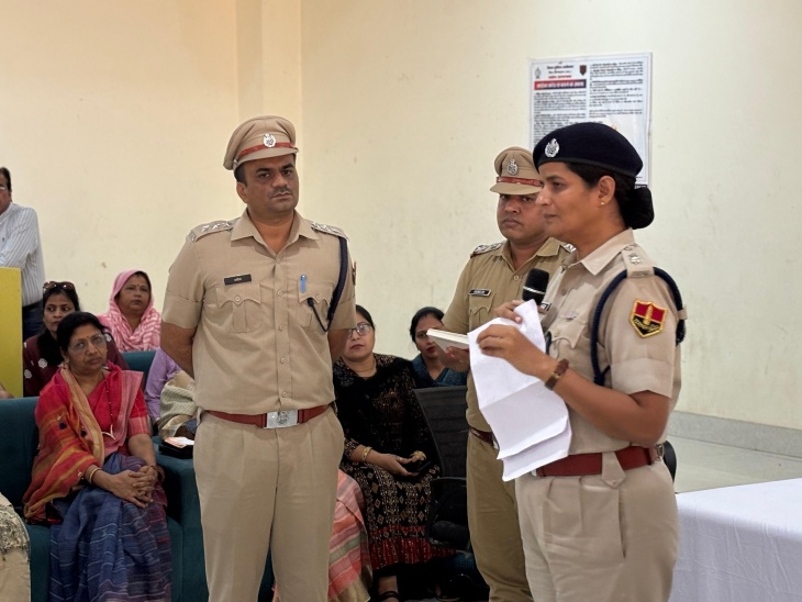 एसपी ने डॉ. अमृता दुहन ने थाना प्रभारियों को शिकायतों का त्वरित निस्तारण के निर्देशित किया।