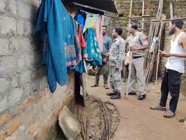 ग्रामीणों की सूचना पर मौके पर पुलिस पहुंची।