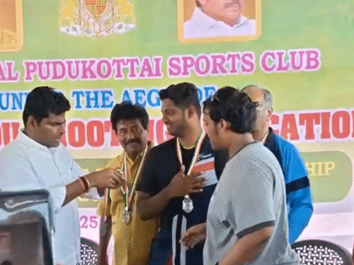 The incident took place on Monday during the 51st State Shooting Games Award Ceremony of Tamil Nadu. - Dainik Bhaskar