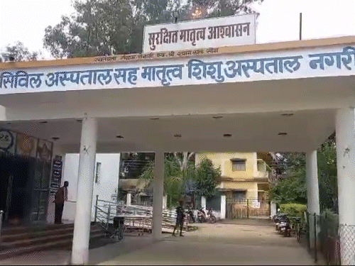 सिविल अस्पताल में पोस्टमॉर्टम के बाद परिजनों को शव सौंपा गया।