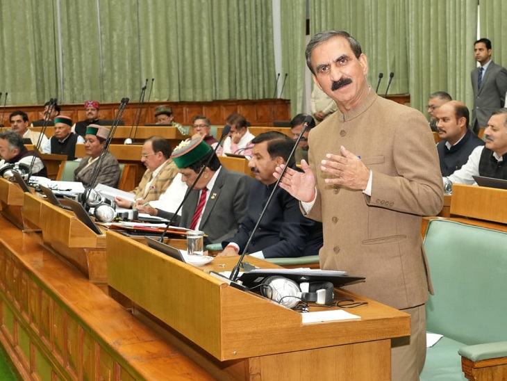 Chief Minister Sukhu giving a statement in the House.
