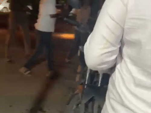 10-15 लड़कों ने युवक से मारपीट की। दौड़ाया फिर जमकर लात-घूंसे बरसाए।