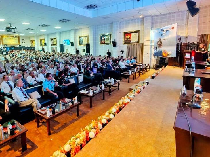 CDS अनिल चौहान ने कहा- गीता और महाभारत में युद्ध नीति के सबसे बेहतरीन उदाहरण हैं।