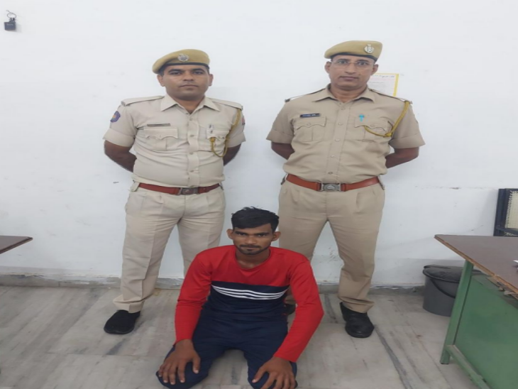 पुलिस की गिरफ्त में दुष्कर्म का आरोपी।