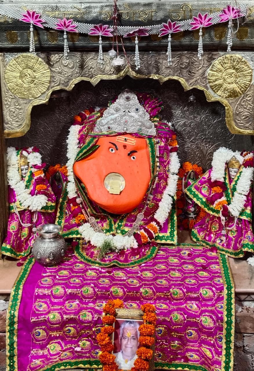 चांदपोल बाजार स्थित परकोटा गणेश मंदिर में 101 किलो मेहंदी अर्पित की जाएगी।