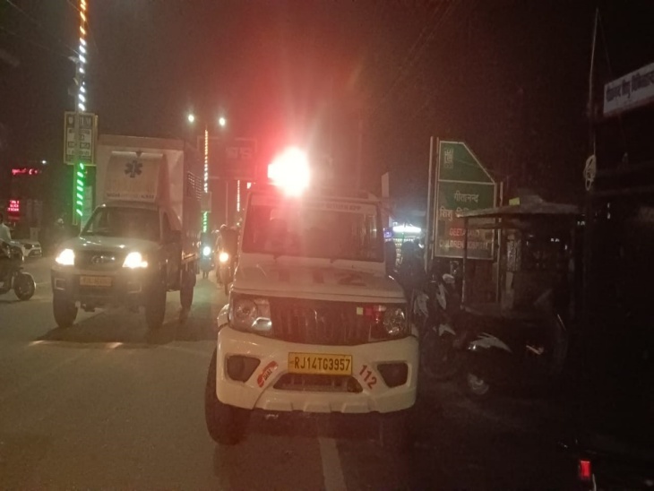 चोरी के बाद पुलिस मौके पर पहुंची। लेकिन चोर का पता नहीं चला।