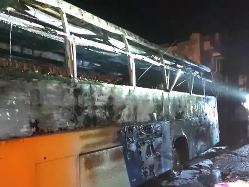 जालोर में हुए हादसे में बस पूरी तरह से जलकर खाक हो गई थी। ये हादसा भी गूगल मैप की वजह से रास्ता भटकने की वजह से हुआ था।