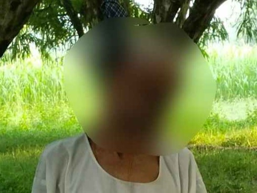 पेड़ से लटका मिला बुजुर्ग का शव। - Dainik Bhaskar