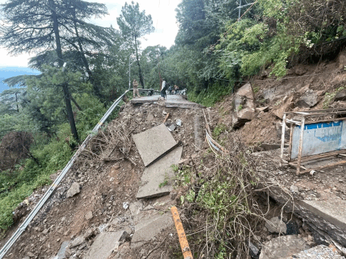 कांगड़ा में बारिश से 65 सड़कें-92 पेयजल योजनाएं बंद:  820 लोगों को सुरक्षित स्थानों पर पहुंचाया, दलाई लामा का आवाजाही का रास्ता ढहा – Dharamshala News