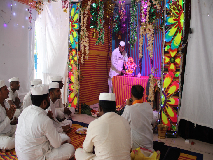 जेल परिसर में बंदियों ने भगवान गणेश की मूर्ति की स्थापना की है।