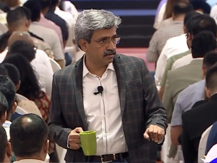 52 साल के अवधूत साठे भारत के सबसे चर्चित ट्रेडिंग कोचों में से एक हैं। - Dainik Bhaskar