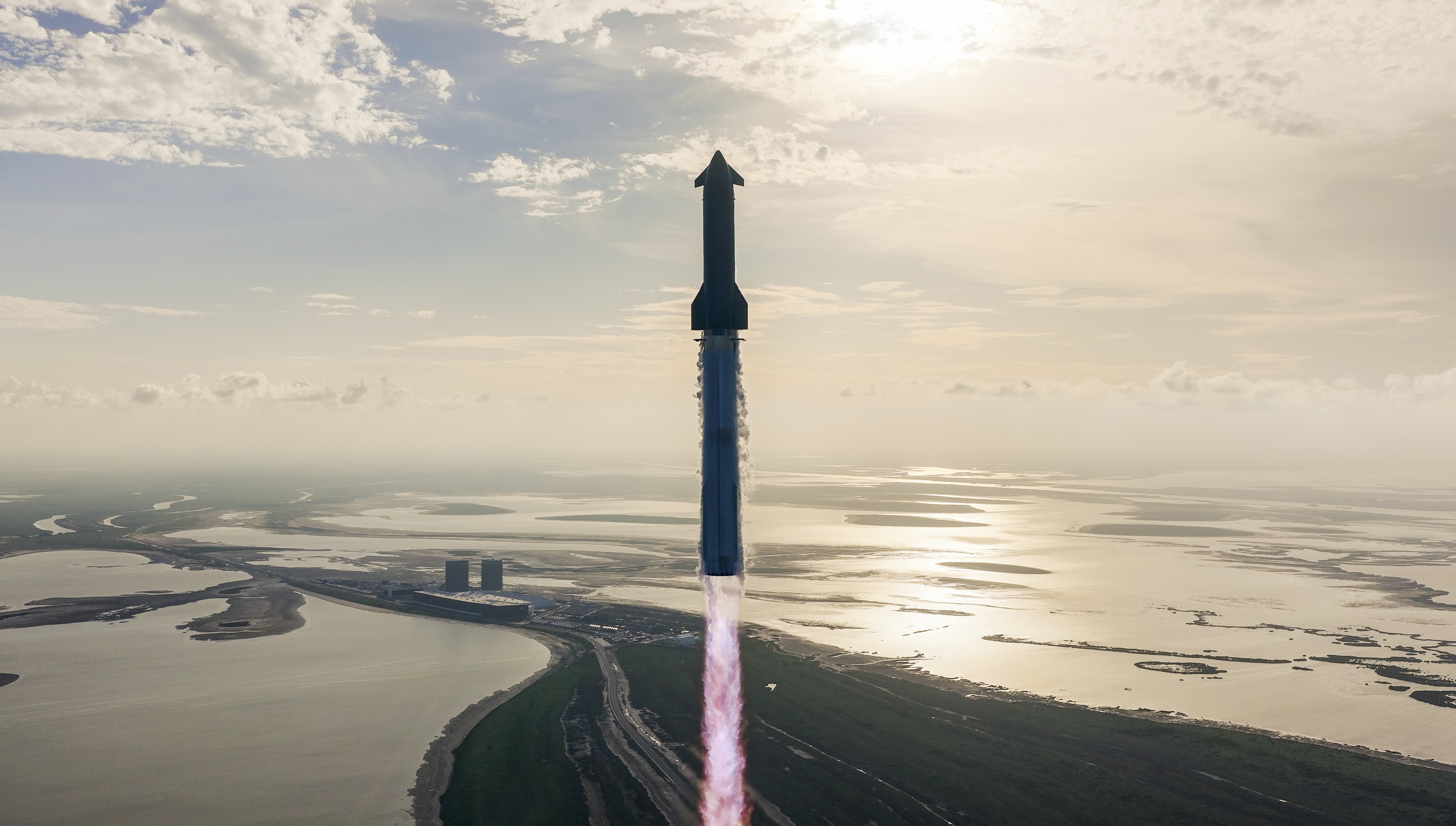 Starship system can take 100 people together to Mars.