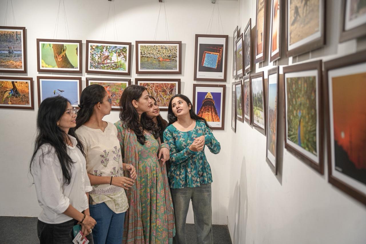 प्रदर्शनी में राजदीप शर्मा द्वारा पोर्ट्रेट फोटोग्राफी सेशन भी आयोजित किया गया।