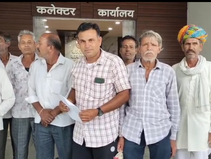 प्रशासन ने सर्वे और मुआवजा का भरोसा दिया।