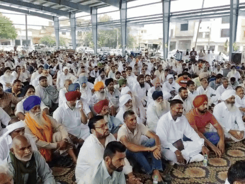 चाइनीज मशीन से नमी जांच नहीं चाहिए, वरना मशीन तोड़ेंगे:  किसानों ने पंचायत में फैसला लिया, बोले- एफसीआई से प्रमाणित हो, तहसीलदार को ज्ञापन – Kurukshetra News