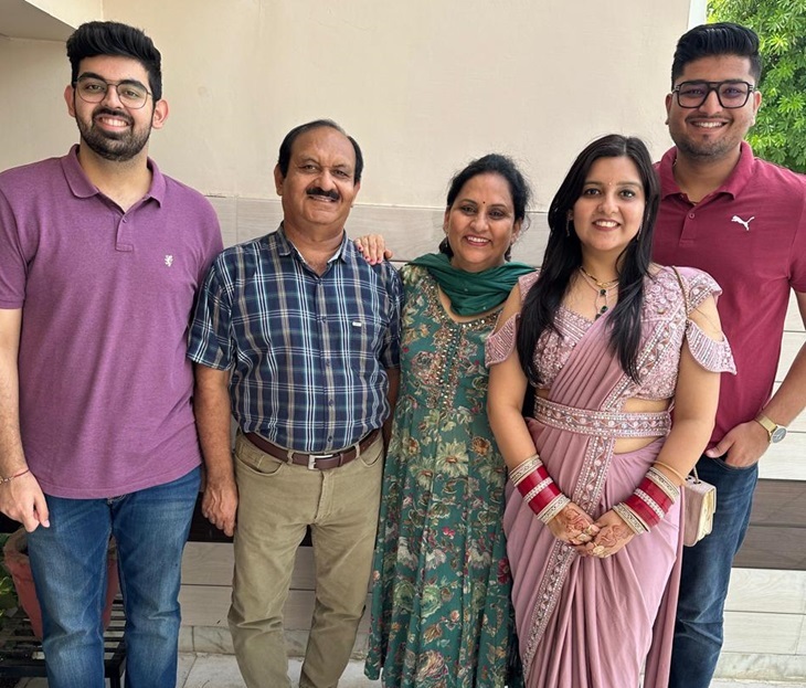 Photo of Suresh Kumar and Shabnam with family.