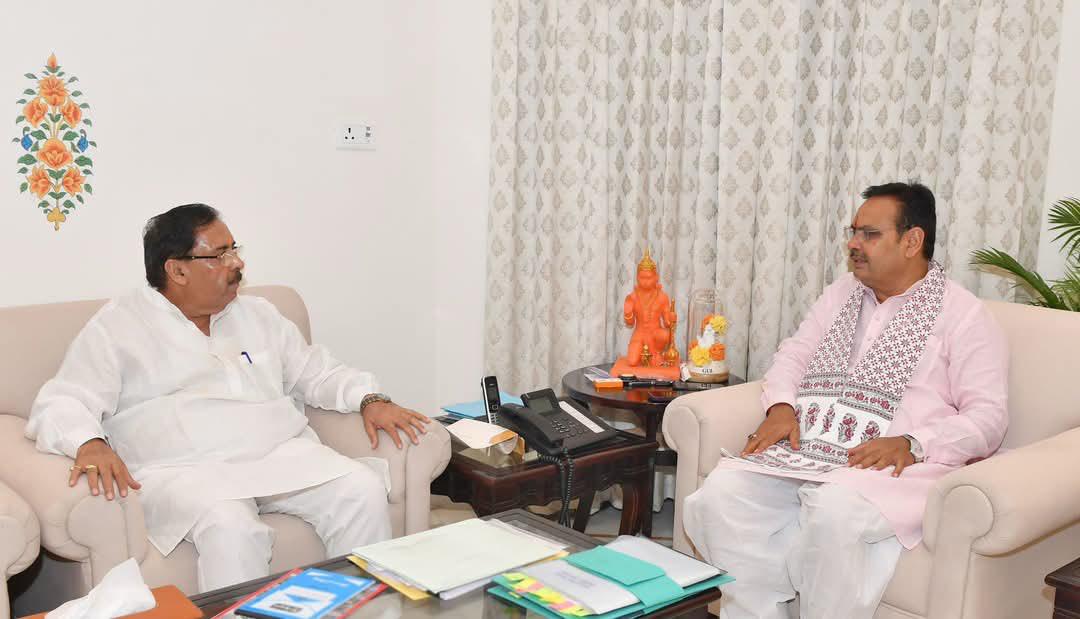 वित्त आयोग के प्रदेशाध्यक्ष अरुण चतुर्वेदी ने नागौर में पार्षदों से फीडबैक लेकर अपनी रिपोर्ट सीएम और भाजपा प्रदेशाध्यक्ष को सौंपी थी।