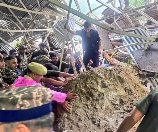 वैष्णो देवी मंदिर मार्ग में हुए हादसे में अब तक 30 से ज्यादा लोगों की मौत की पुष्टि हुई है। इस हादसे में राजस्थान के भी कई लोग फंसे थे।
