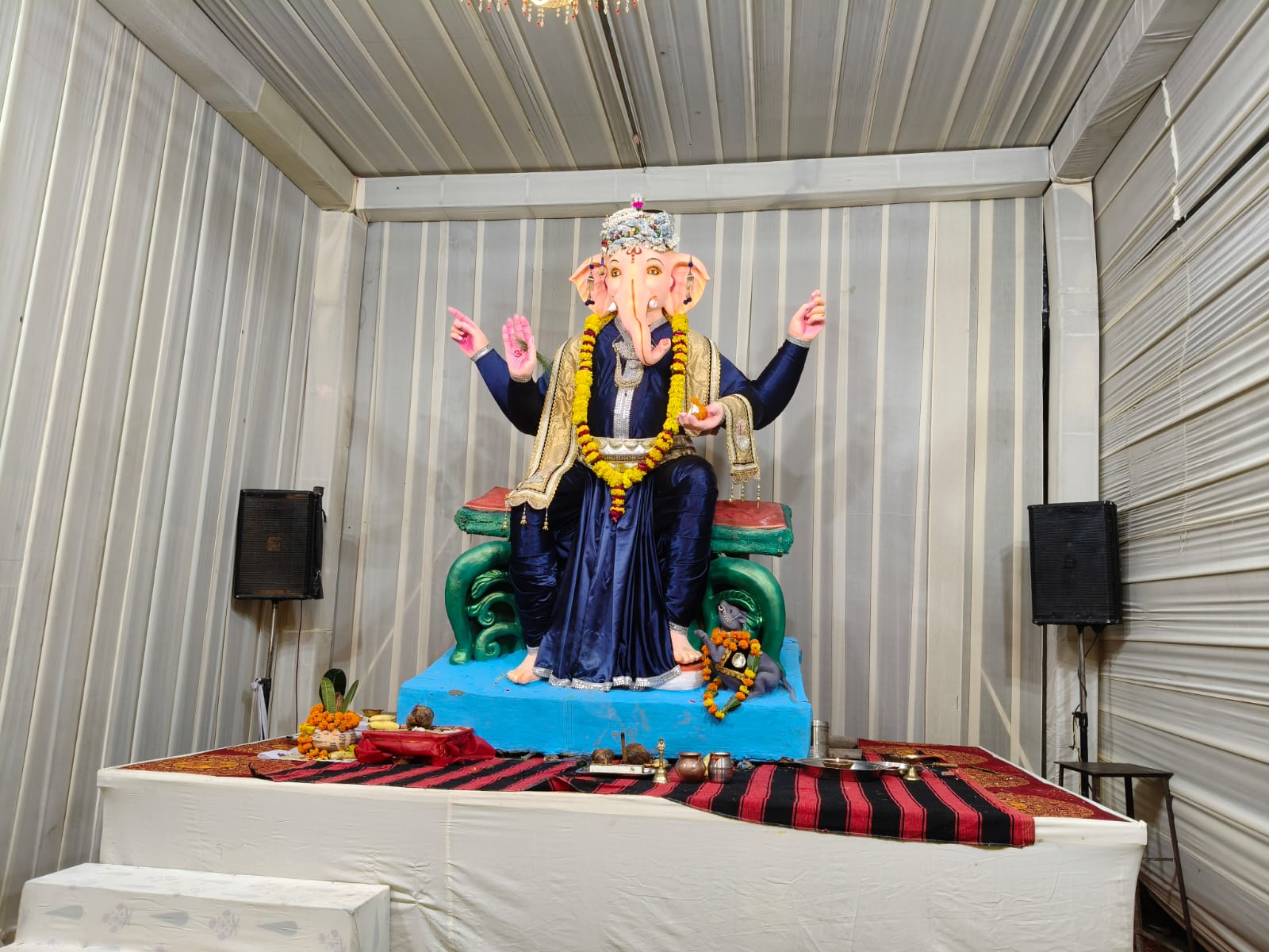 कांकरोली में जेसी ग्रुप के गणपति की श्रृंगारित प्रतिमा। इस प्रतिमा को लेकर शहर में काफी चर्चा है।