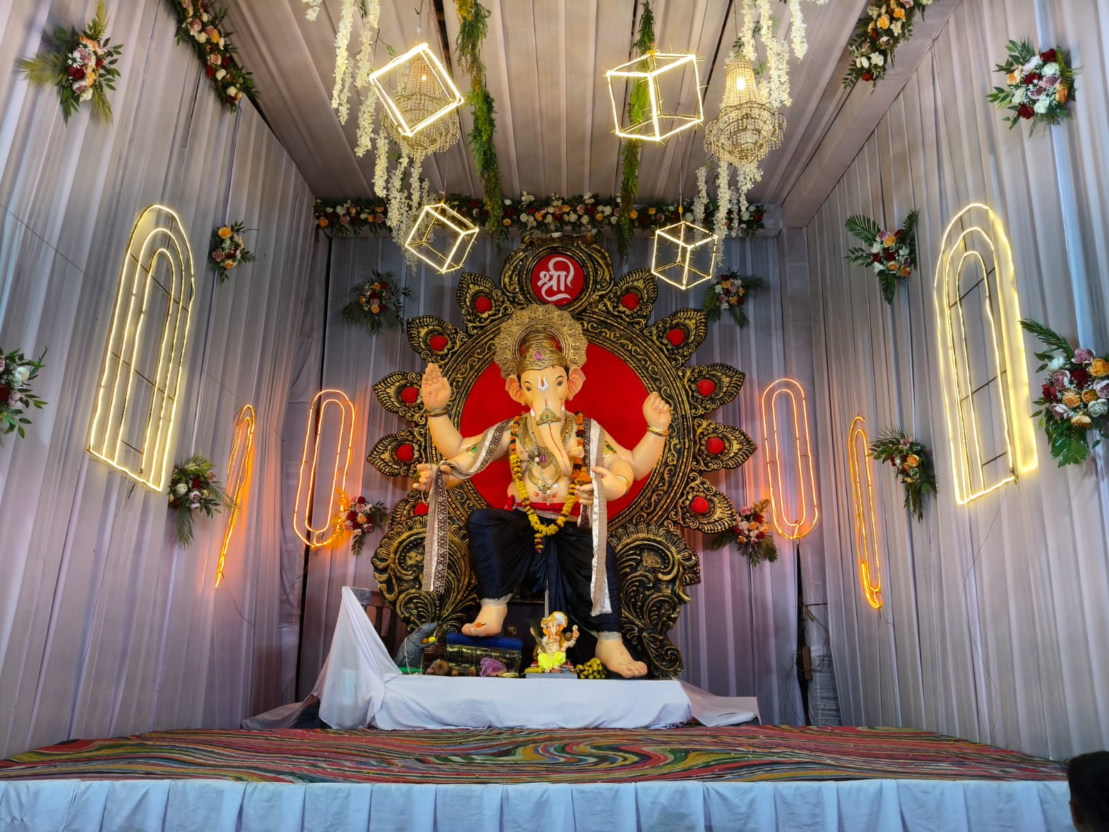 जलचक्की पर जलचक्की ग्रुप द्वारा बिराजित किए गए गणेशजी।