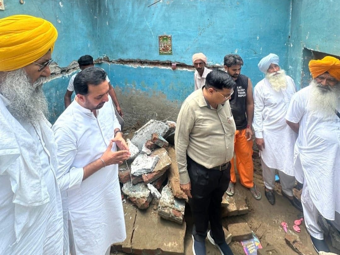 बरनाला में बारिश के कारण घर की छत गिरी:  व्यक्ति की मौत, महिला समेत दो लोग घायल; फरीदकोट रेफर – Barnala News