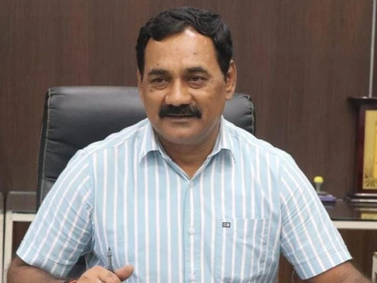 MP News: शहडोल में खाद की कालाबाजारी पर कलेक्टर ने की कड़ी कार्रवाई, दो कर्मचारी निलंबित