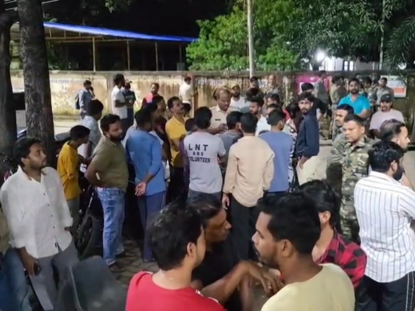 ​​​​​​​हजारीबाग में ई-रिक्शा चालक की मिली लाश:  गले पर काटने और चेहरे पर गहरे वार के निशान, परिजन को हत्या की आशंका – Hazaribagh News