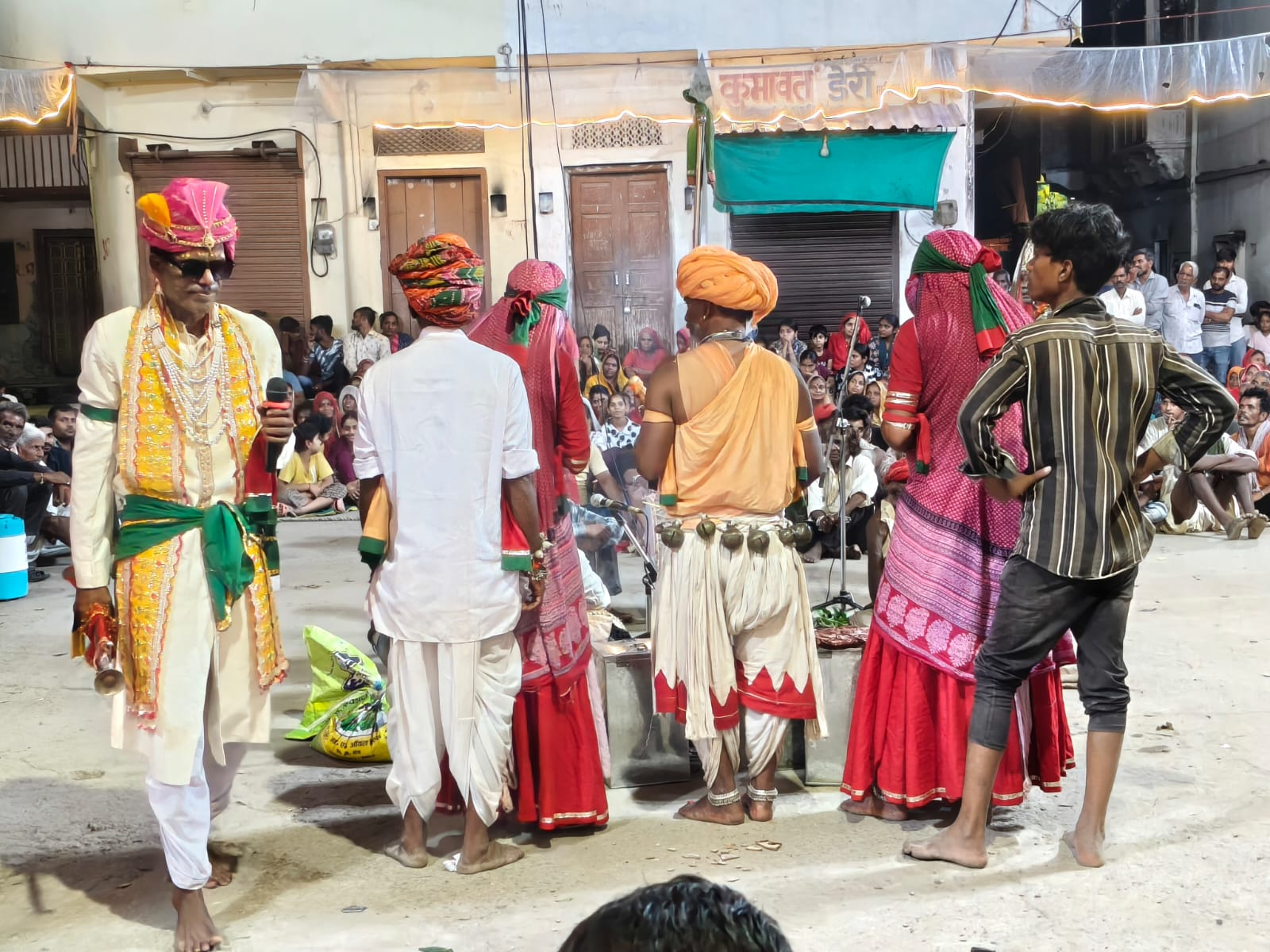 मेवाड़ मंच की ओर से मालीवाड़ा में गवरी का आयोजन किया गया जो रात्रि 3 बजे तक चला।