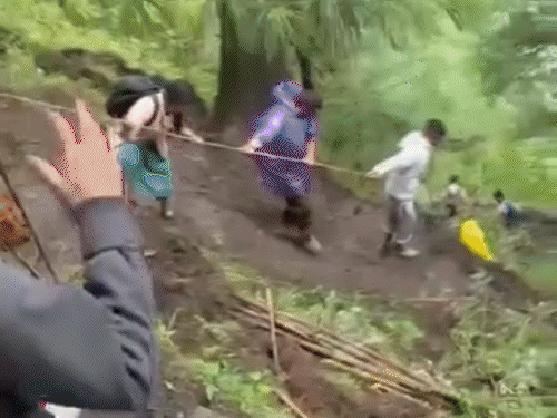 The devotees who went on Manimahesh Yatra returning after risking their lives after heavy rains.