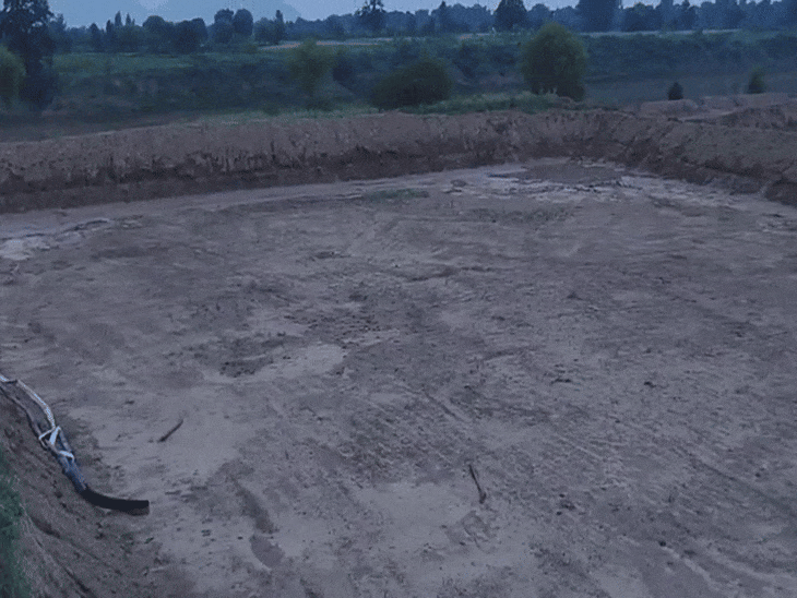 खेत तालाब योजना के तहत बनाए गए तालाब।