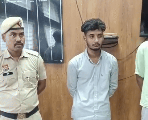 राजस्थान से पकड़े गए युवा।