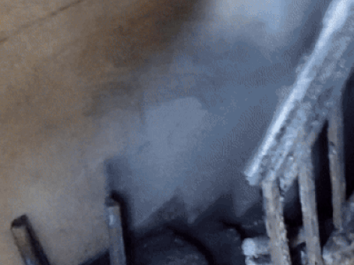 घरों की दूसरी मंजिल तक मलबा घुस गया।