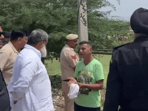 मौके पर जायजा लेने पहुंचे कैबिनेट मंत्री अनिल विज।