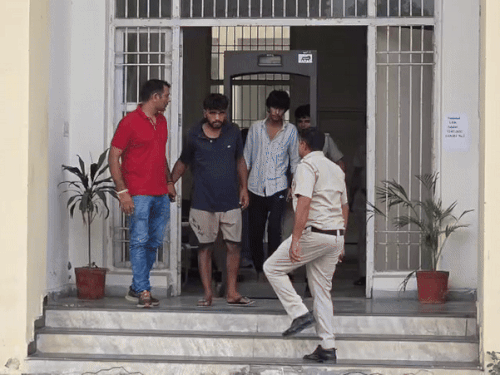सोनीपत में शराब तस्कर गैंग पकड़ा:  किराए पर ली गाड़ियां, नंबर प्लेट-चेसिस बदलकर बिहार भेजते थे शराब, GPS की मदद से गिरफ्तार – Sonipat News