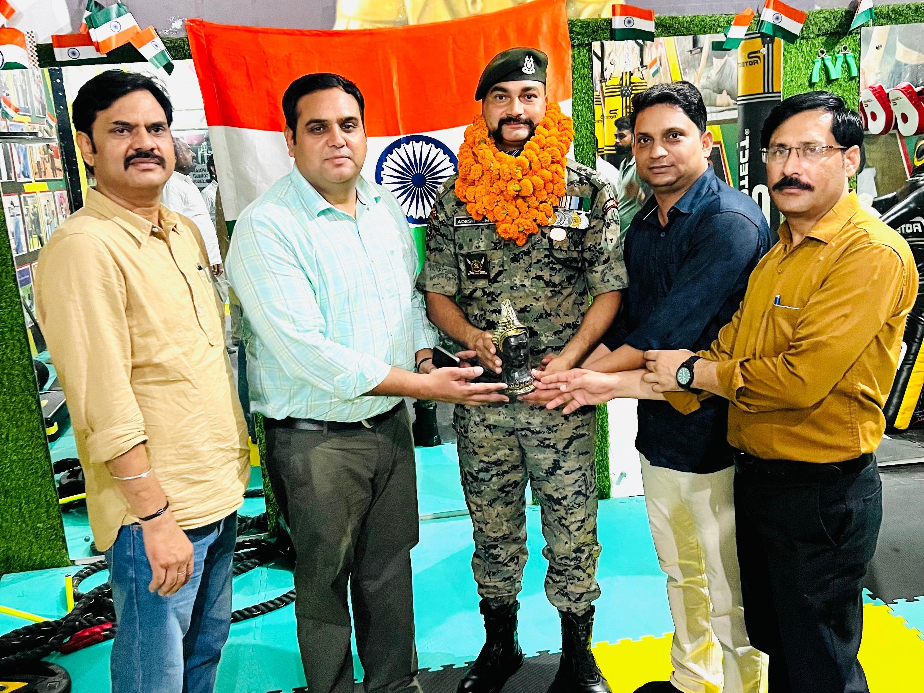 Commando Adesh Kumar received gallantry medal from President