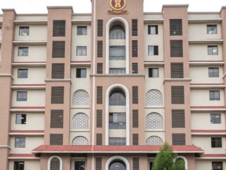 गुजरात सरकार ने इस हाईप्रोफाइल मामले की जांच अहमदबाद सीआईडी को सौंपी थी।