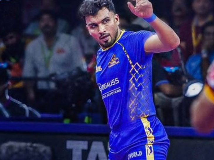 Arjun Deshwal won a total of 12 red points in the match. - Dainik Bhaskar