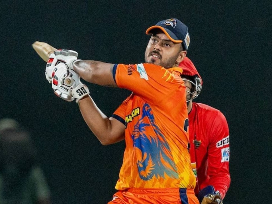 नीतीश राणा ने शतक लगाकर अपनी टीम को जीत दिलाई।
