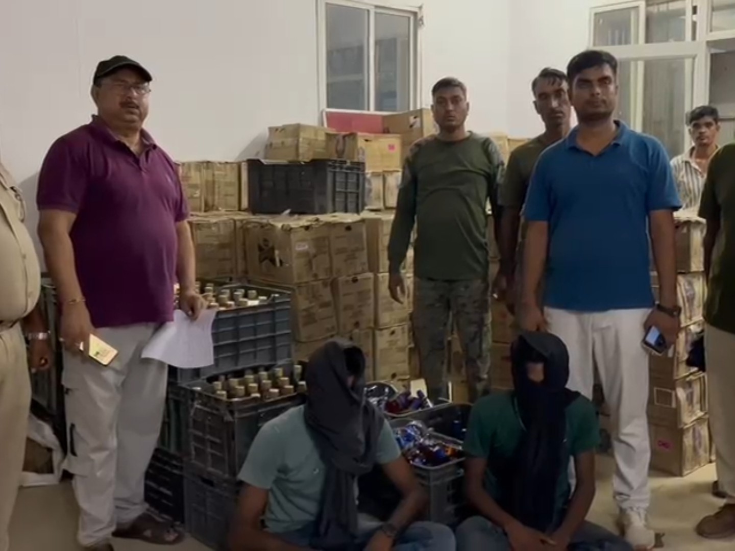 जमुई में 4000 लीटर विदेशी शराब जब्त, 2 तस्कर गिरफ्तार:  झारखंड से बिहार आ रहा था गिट्टी लदा ट्रक, 40 लाख शराब की कीमत – Jamui News