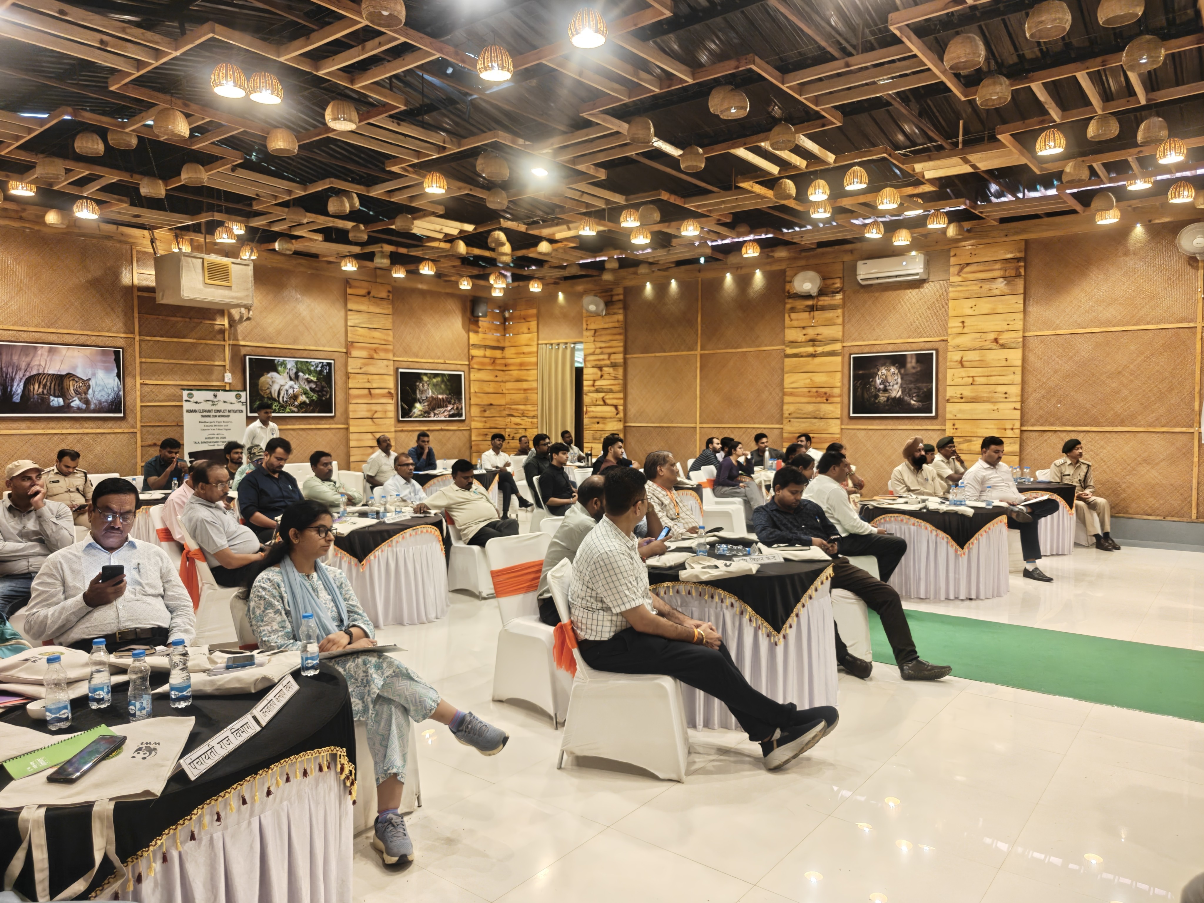 बैठक में शामिल हुए कई विभागों के अधिकारी।