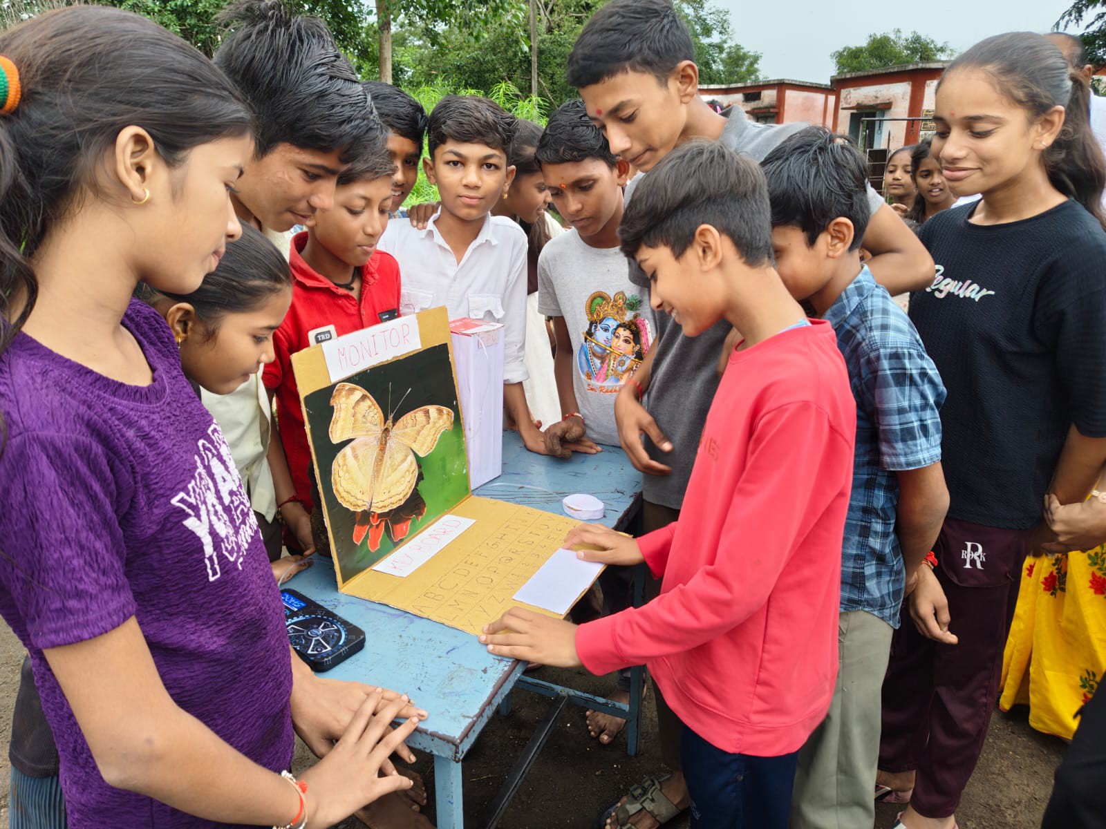 कार्डबोर्ड से लैपटॉप बनाया
