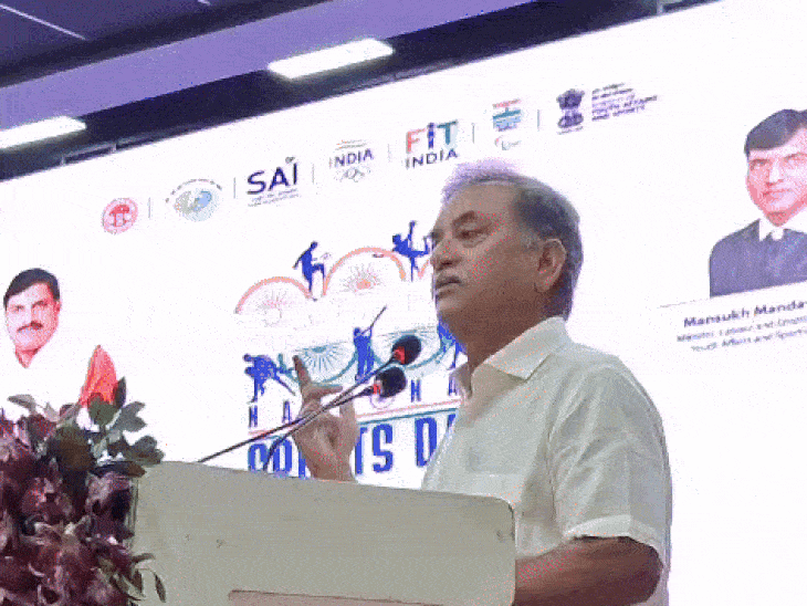 भोपाल में खेल दिवस के मौके पर मदनलाल शर्मा मोटिवेशनल स्पीकर के रूप में शामिल हुए थे।