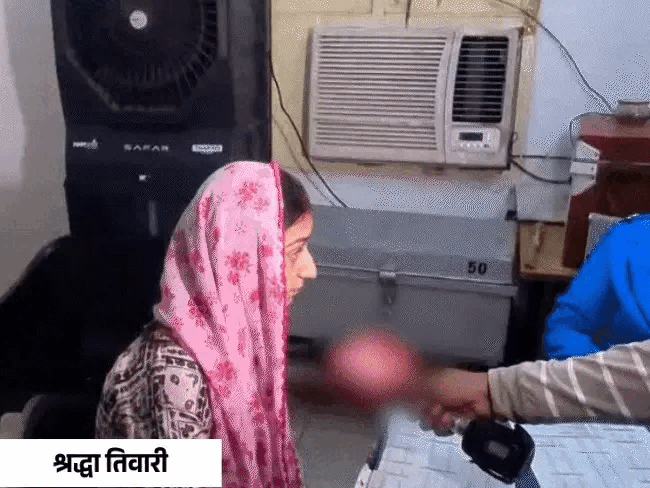 शुक्रवार को इंदौर के एमआईजी थाने में पति के साथ पहुंची थी श्रद्धा तिवारी।