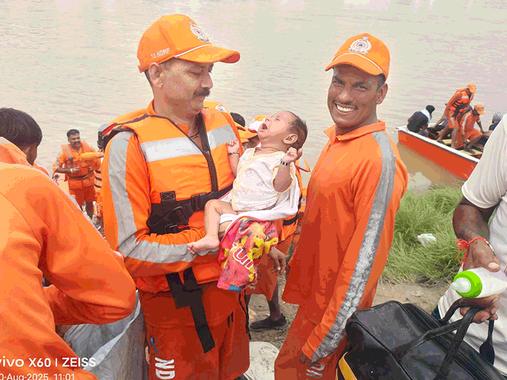 पंजाब में अब 11330 लोगों को सुरक्षित स्थानों पर पहुंचाया गया है।