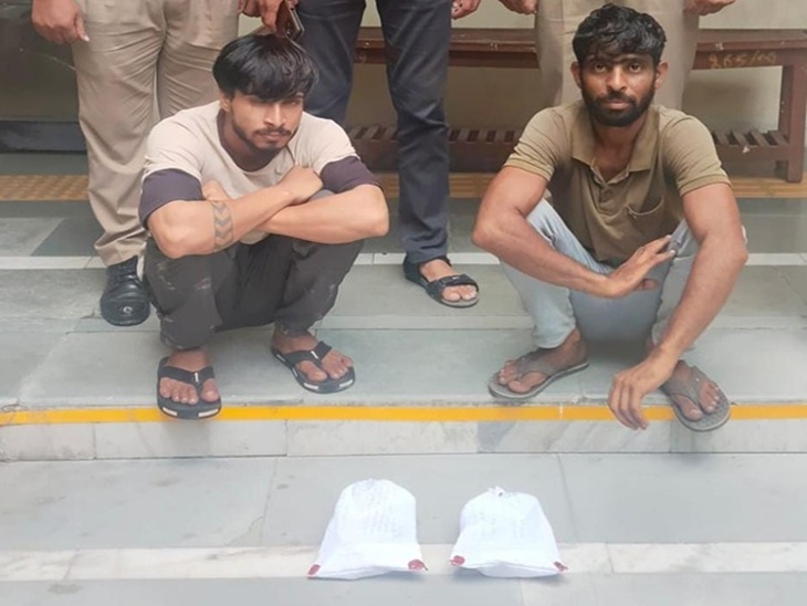 पुलिस द्वारा गिरफ्तार किए गए दोनों आरोपी