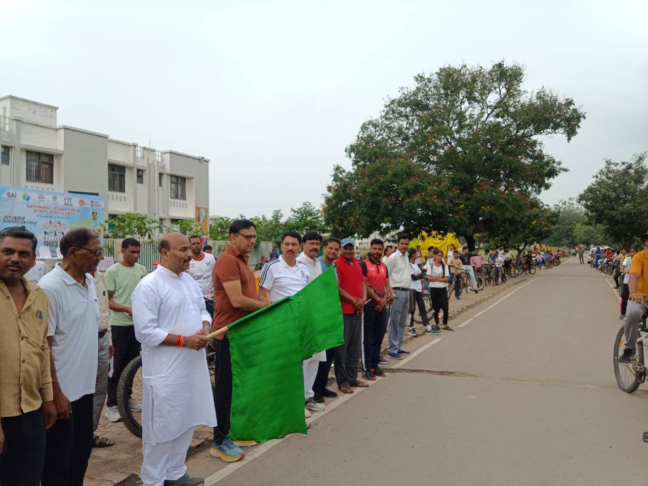 टीकमगढ़ में ‘फिट इंडिया संडे ऑन साइकिल’:  जयकारे लगाते साइकिल से निकले 60 लोग, साथ-साथ चले कलेक्टर और एसपी – Tikamgarh News